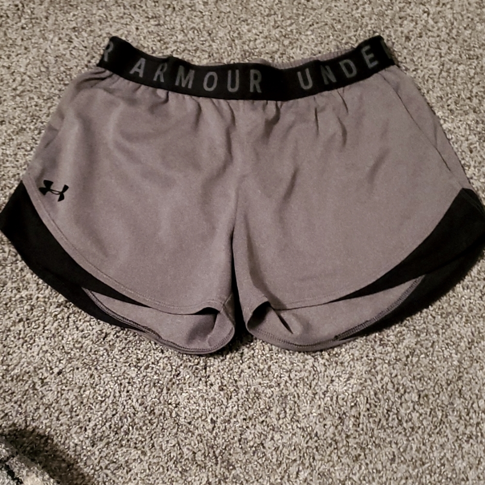 Under Armour shorts size small